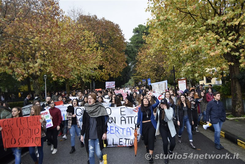 A Cittanova, tutti gli studenti della provincia di Reggio Calabria, uniti per la giornata internazionale dello studente