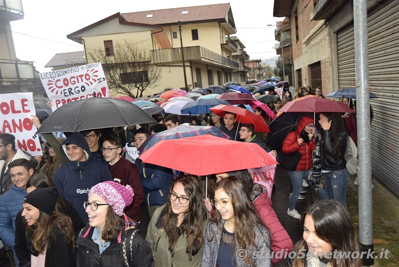 A Cittanova, tutti gli studenti della provincia di Reggio Calabria, uniti per la giornata internazionale dello studente