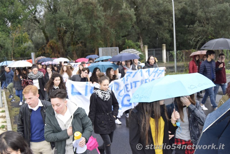 A Cittanova, tutti gli studenti della provincia di Reggio Calabria, uniti per la giornata internazionale dello studente