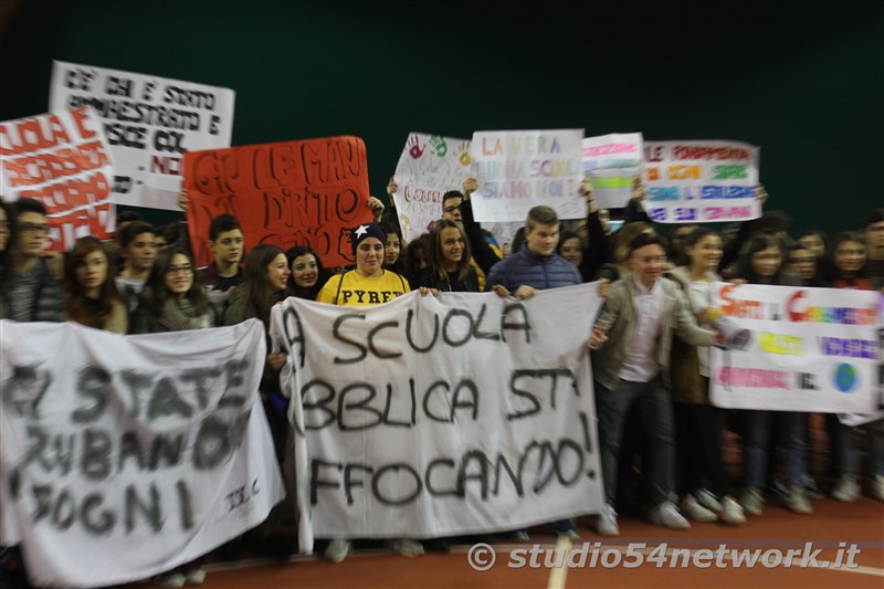 A Cittanova, tutti gli studenti della provincia di Reggio Calabria, uniti per la giornata internazionale dello studente