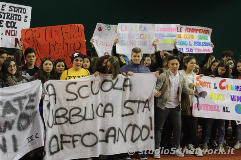 A Cittanova, tutti gli studenti della provincia di Reggio Calabria, uniti per la giornata internazionale dello studente