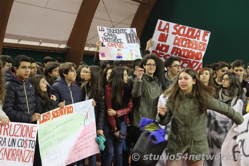 A Cittanova, tutti gli studenti della provincia di Reggio Calabria, uniti per la giornata internazionale dello studente