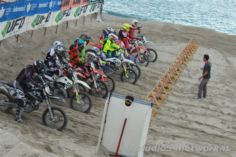 Bagno di pubblico per la finale Beachcross 2019, sul lungomare di Roccella Jonica. In diretta interregionale solo su Studio54ne