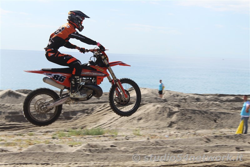 Bagno di pubblico per la finale Beachcross 2019, sul lungomare di Roccella Jonica. In diretta interregionale solo su Studio54ne