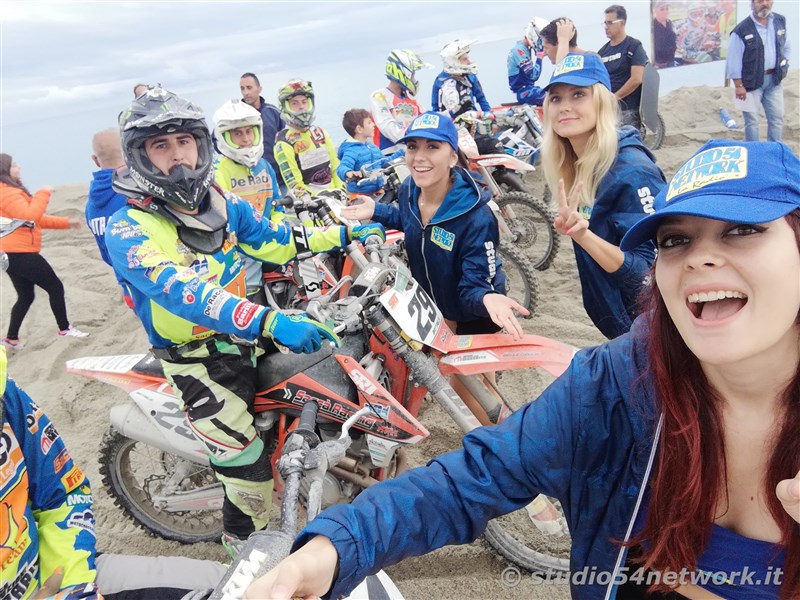 Bagno di pubblico per la finale Beachcross 2019, sul lungomare di Roccella Jonica. In diretta interregionale solo su Studio54ne