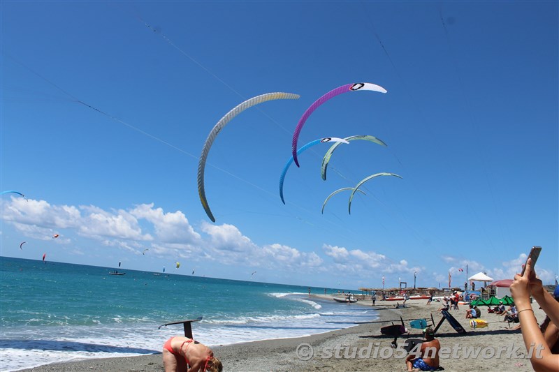 Con Studio54network, ritornano i Mondiali di Kite in Calabria, ritornano all'Hangloose beach di Gizzeria