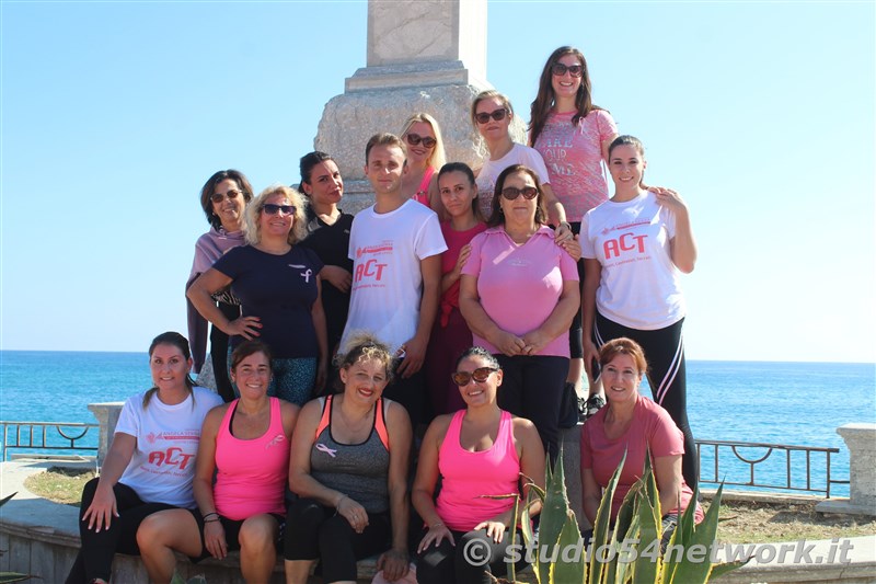 Locri  Padel in Rosa. Per la prevenzione dei tumori al seno la ricerca, domenica 16 ottobre, Locri si colora di rosa.   Su Studio54network ecco tutto il racconto... 