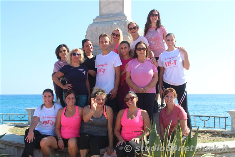 Locri  Padel in Rosa. Per la prevenzione dei tumori al seno la ricerca, domenica 16 ottobre, Locri si colora di rosa.   Su Studio54network ecco tutto il racconto... 