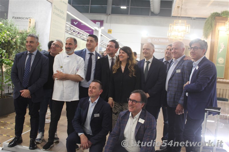 Verona capitale del Vino, con Vinitaly e Vinitaly and the city, su Studio54network, con la Arsac, Regione Calabria e Calabria Straordinaria! 