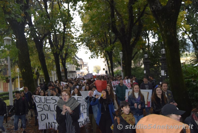 A Cittanova, tutti gli studenti della provincia di Reggio Calabria, uniti per la giornata internazionale dello studente