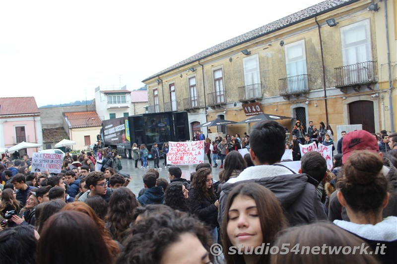 A Cittanova, tutti gli studenti della provincia di Reggio Calabria, uniti per la giornata internazionale dello studente