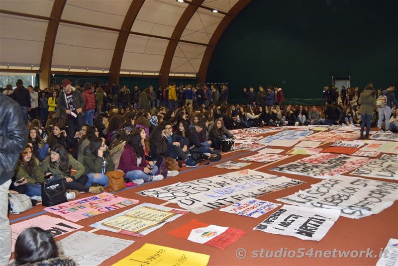 A Cittanova, tutti gli studenti della provincia di Reggio Calabria, uniti per la giornata internazionale dello studente