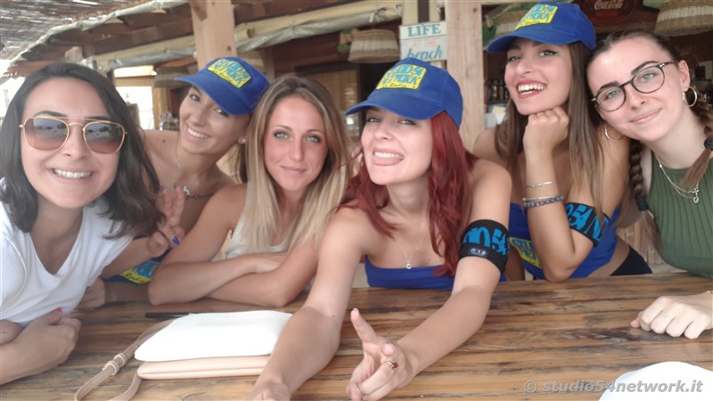 Happy Hour a Gizzeria, nell'Hang Loose Beach, con Studio54network