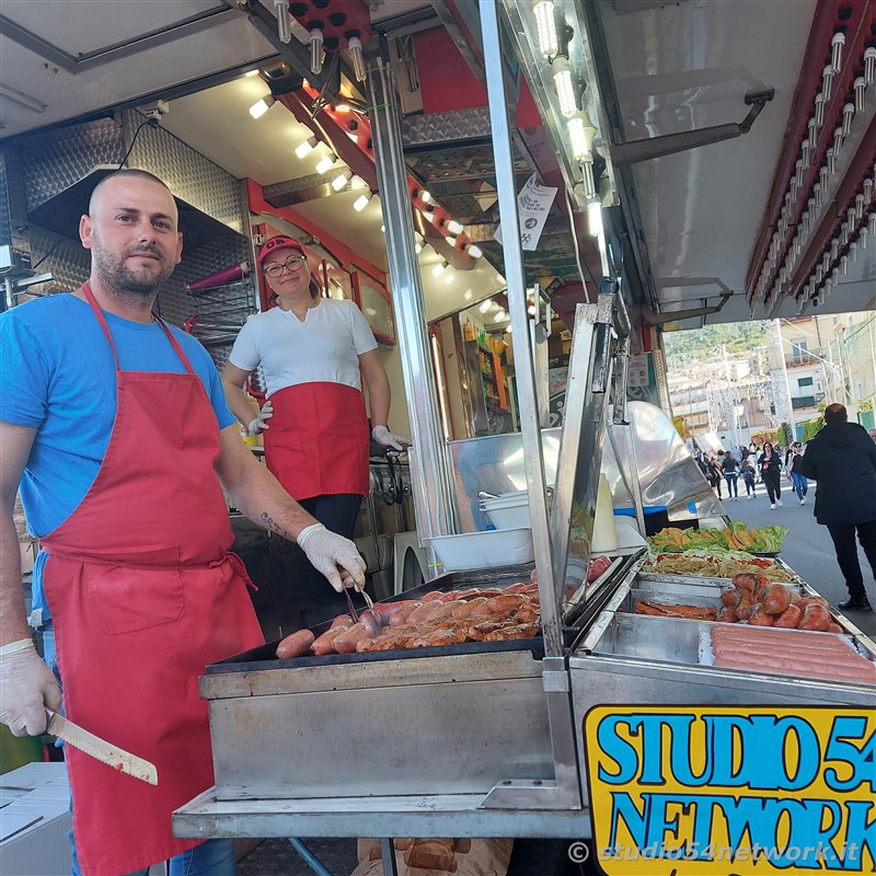 Soldout per il 54FreeStyle, nel Centro storico di Corigliano, per la Festa di San Francesco di Paola. Sul plalco Morgan, Dj Jad