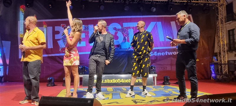 Una festa pazzesca, con Studio54network e il suo 54FreStyle. Sul palco Bianca Atzei, Sud Sound System e Dj Jad & Wlady con tutt