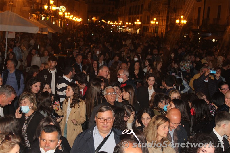 A Lamezia Terme, con l'Amministrazione comunale, tutti a tifare Luigi Strangis, che vince Amici 21