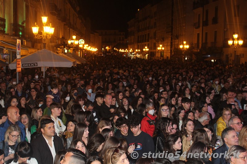 A Lamezia Terme, con l'Amministrazione comunale, tutti a tifare Luigi Strangis, che vince Amici 21