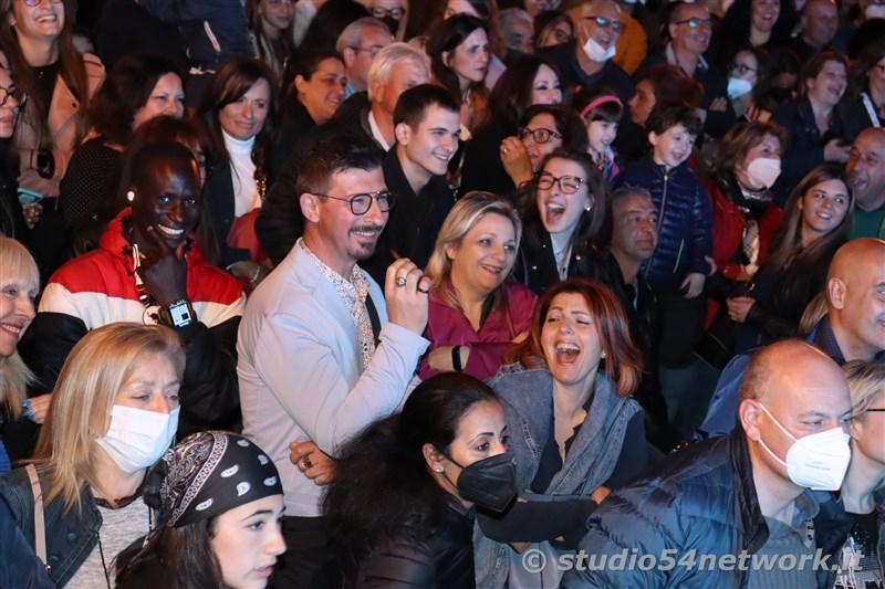 A Lamezia Terme, con l'Amministrazione comunale, tutti a tifare Luigi Strangis, che vince Amici 21