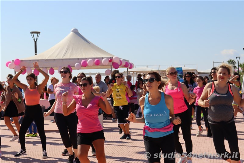 Locri  Padel in Rosa. Per la prevenzione dei tumori al seno la ricerca, domenica 16 ottobre, Locri si colora di rosa.