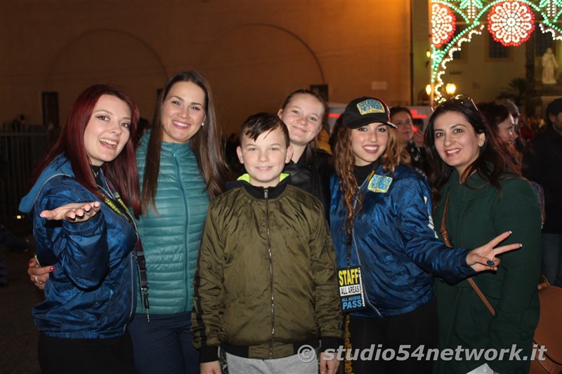 Soldout per il 54FreeStyle, nel Centro storico di Corigliano, per la Festa di San Francesco di Paola. Sul plalco Morgan, Dj Jad