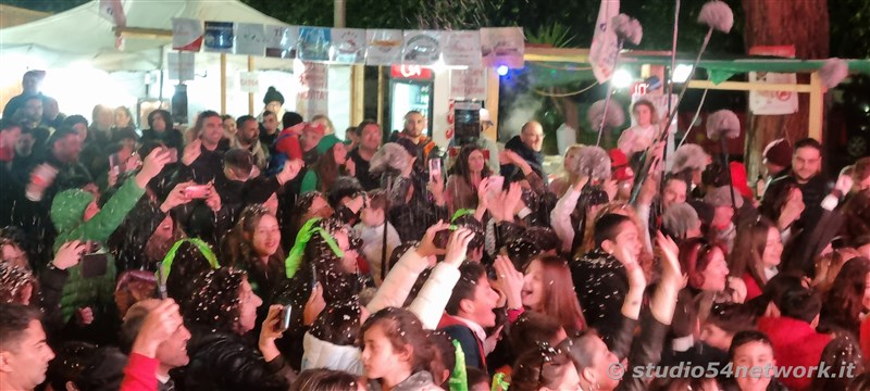 E' una grande festa ad Ardore, con il IV Carnevale della Locride e Area54, il djset di Studio54network!