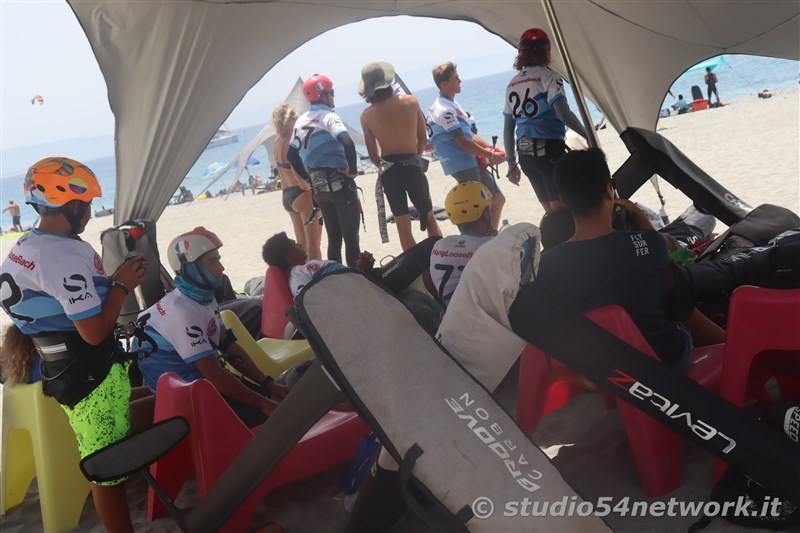 In Calabria, all'Hangloosebeach di Gizzeria, Formula Kite Youth World Championship, su Studio54network 