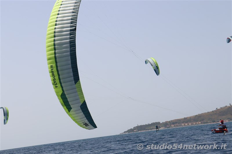 In Calabria, all'Hangloosebeach di Gizzeria, Formula Kite Youth World Championship, su Studio54network 