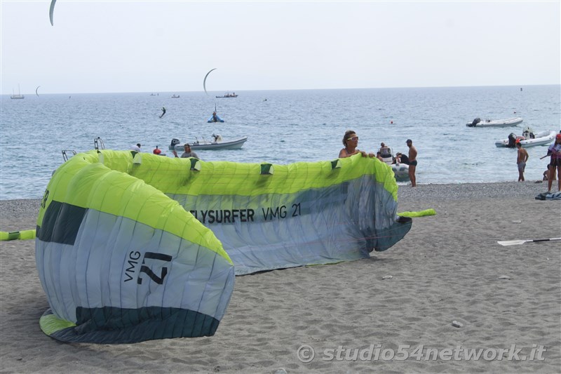 In Calabria, all'Hangloosebeach di Gizzeria, Formula Kite Youth World Championship, su Studio54network 