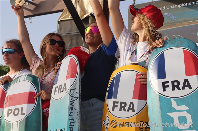 In Calabria, all'Hangloosebeach di Gizzeria, Formula Kite Youth World Championship, su Studio54network 