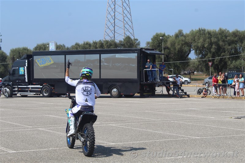 Un salto oltre le Barriere, l'evento Memorial con terapia in moto a persone disabili, spettacoli motocross e freestyle. In Radiovisoone su Studio54network!