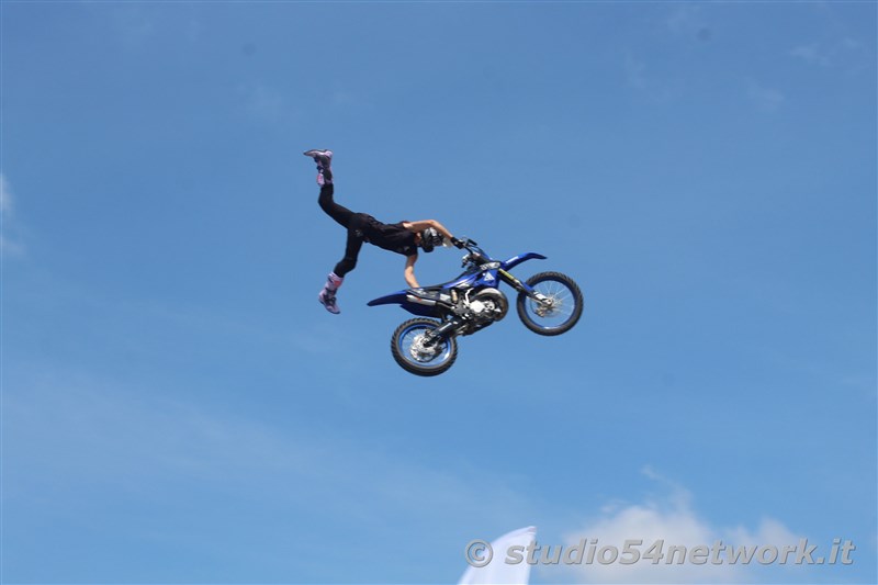 Un salto oltre le Barriere, l'evento Memorial con terapia in moto a persone disabili, spettacoli motocross e freestyle. In Radiovisoone su Studio54network!