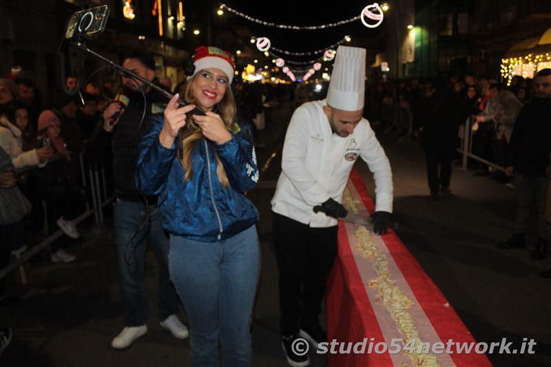 Dopo 10 anni ritorna a Marina di Gioiosa i super evento di dicembre, con il Torrone dei Record. Un grandissima festa golosa, in diretta su Studio54network!