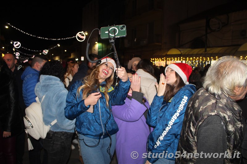 Dopo 10 anni ritorna a Marina di Gioiosa i super evento di dicembre, con il Torrone dei Record. Un grandissima festa golosa, in diretta su Studio54network!