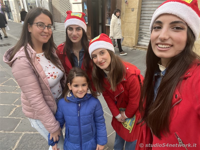 E' Vibo Christmas Shopping, su Corso Vittorio Emanuele III a Vibo Valentia.  Un pomeriggio tutto dedicato allo Shopping Natalizio, con Studio54network e tanti artisti di strada! 