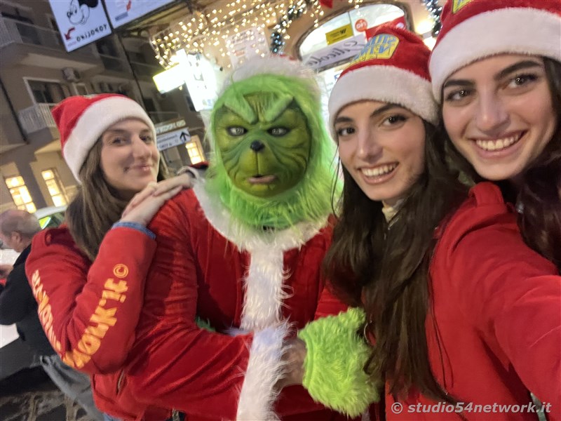 E' Vibo Christmas Shopping, su Corso Vittorio Emanuele III a Vibo Valentia.  Un pomeriggio tutto dedicato allo Shopping Natalizio, con Studio54network e tanti artisti di strada! 