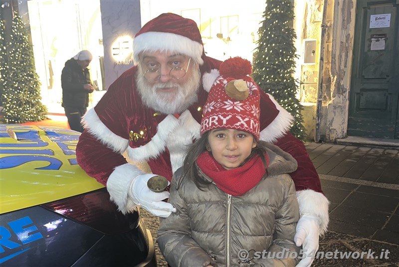 E' Vibo Christmas Shopping, su Corso Vittorio Emanuele III a Vibo Valentia.  Un pomeriggio tutto dedicato allo Shopping Natalizio, con Studio54network e tanti artisti di strada! 