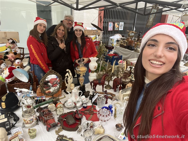 E' Vibo Christmas Shopping, su Corso Vittorio Emanuele III a Vibo Valentia.  Un pomeriggio tutto dedicato allo Shopping Natalizio, con Studio54network e tanti artisti di strada! 