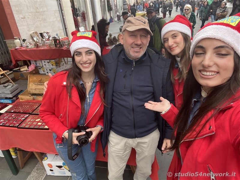 E' Vibo Christmas Shopping, su Corso Vittorio Emanuele III a Vibo Valentia.  Un pomeriggio tutto dedicato allo Shopping Natalizio, con Studio54network e tanti artisti di strada! 