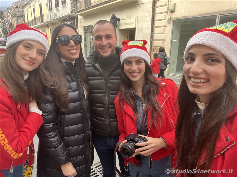 E' Vibo Christmas Shopping, su Corso Vittorio Emanuele III a Vibo Valentia.  Un pomeriggio tutto dedicato allo Shopping Natalizio, con Studio54network e tanti artisti di strada! 