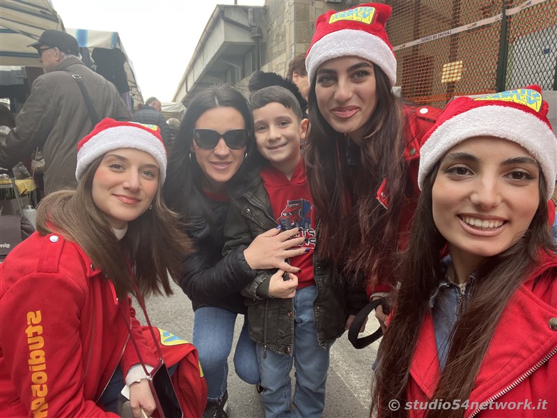 E' Vibo Christmas Shopping, su Corso Vittorio Emanuele III a Vibo Valentia.  Un pomeriggio tutto dedicato allo Shopping Natalizio, con Studio54network e tanti artisti di strada! 