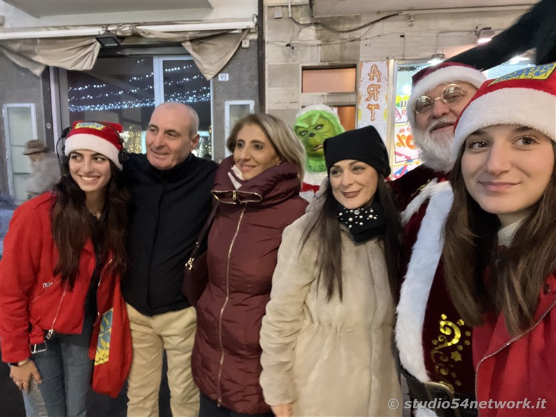 E' Vibo Christmas Shopping, su Corso Vittorio Emanuele III a Vibo Valentia.  Un pomeriggio tutto dedicato allo Shopping Natalizio, con Studio54network e tanti artisti di strada! 