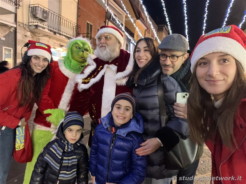 E' Vibo Christmas Shopping, su Corso Vittorio Emanuele III a Vibo Valentia.  Un pomeriggio tutto dedicato allo Shopping Natalizio, con Studio54network e tanti artisti di strada! 