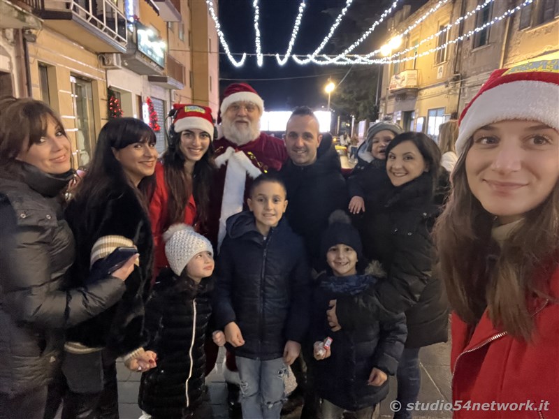 E' Vibo Christmas Shopping, su Corso Vittorio Emanuele III a Vibo Valentia.  Un pomeriggio tutto dedicato allo Shopping Natalizio, con Studio54network e tanti artisti di strada! 