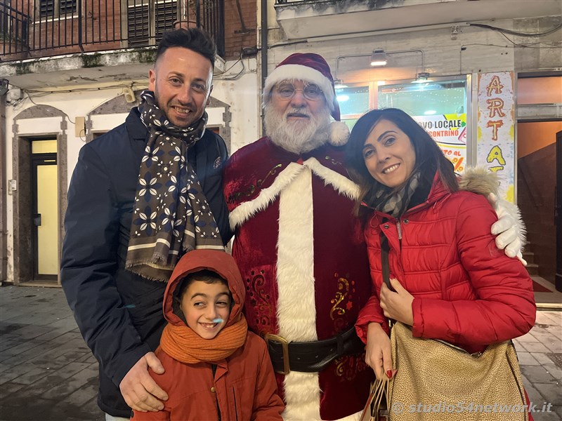 E' Vibo Christmas Shopping, su Corso Vittorio Emanuele III a Vibo Valentia.  Un pomeriggio tutto dedicato allo Shopping Natalizio, con Studio54network e tanti artisti di strada! 