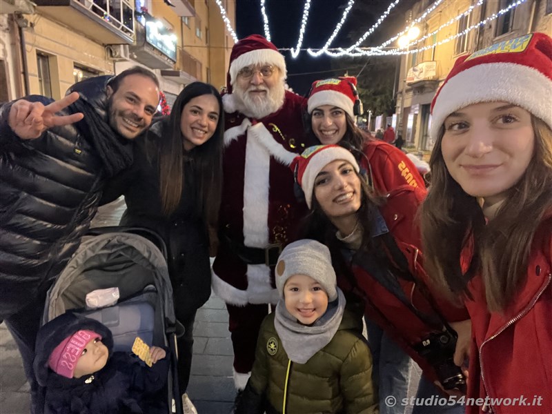 E' Vibo Christmas Shopping, su Corso Vittorio Emanuele III a Vibo Valentia.  Un pomeriggio tutto dedicato allo Shopping Natalizio, con Studio54network e tanti artisti di strada! 