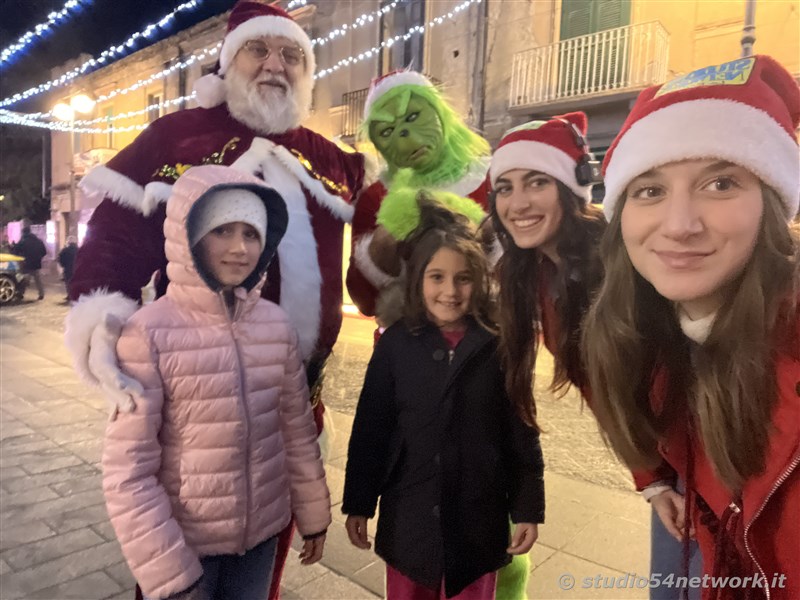 E' Vibo Christmas Shopping, su Corso Vittorio Emanuele III a Vibo Valentia.  Un pomeriggio tutto dedicato allo Shopping Natalizio, con Studio54network e tanti artisti di strada! 