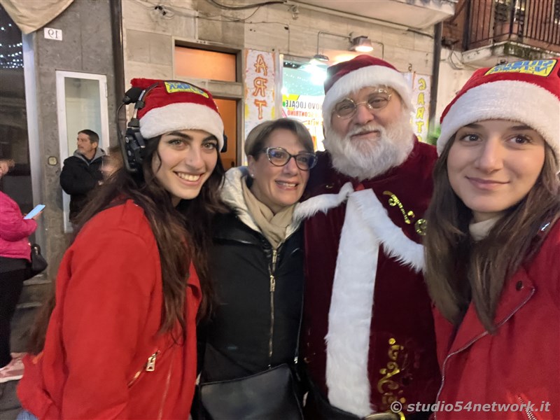 E' Vibo Christmas Shopping, su Corso Vittorio Emanuele III a Vibo Valentia.  Un pomeriggio tutto dedicato allo Shopping Natalizio, con Studio54network e tanti artisti di strada! 