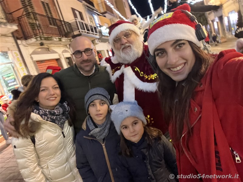 E' Vibo Christmas Shopping, su Corso Vittorio Emanuele III a Vibo Valentia.  Un pomeriggio tutto dedicato allo Shopping Natalizio, con Studio54network e tanti artisti di strada! 