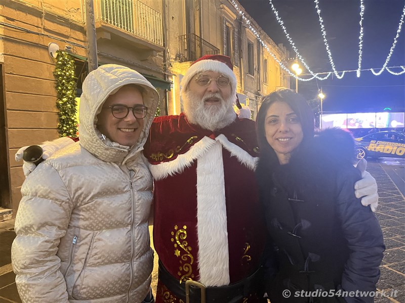 E' Vibo Christmas Shopping, su Corso Vittorio Emanuele III a Vibo Valentia.  Un pomeriggio tutto dedicato allo Shopping Natalizio, con Studio54network e tanti artisti di strada! 