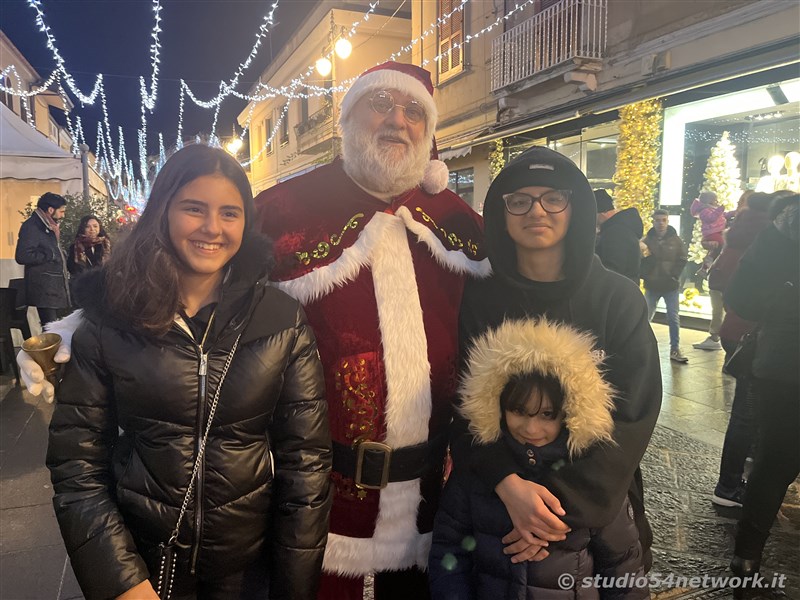 E' Vibo Christmas Shopping, su Corso Vittorio Emanuele III a Vibo Valentia.  Un pomeriggio tutto dedicato allo Shopping Natalizio, con Studio54network e tanti artisti di strada! 